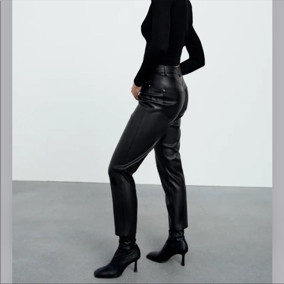 Zara Faux Leather High Rise‎ Mom Fit Pants 6 - Picture 3 of 10